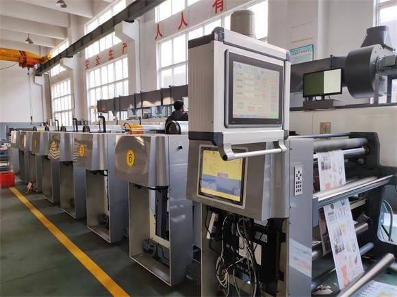 ขายร้อน 4 สี ความเร็วสูง Flexo เครื่องพิมพ์ Roll To Roll เครื่องพิมพ์ Flexographic เครื่องพิมพ์ Flexographic