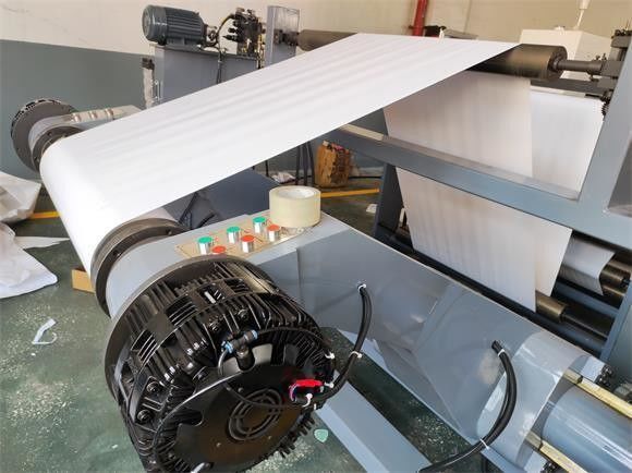 เครื่องพิมพ์แบบ flexo สําหรับกระดาษแผ่นและกระดาษประกอบหลายชั้น