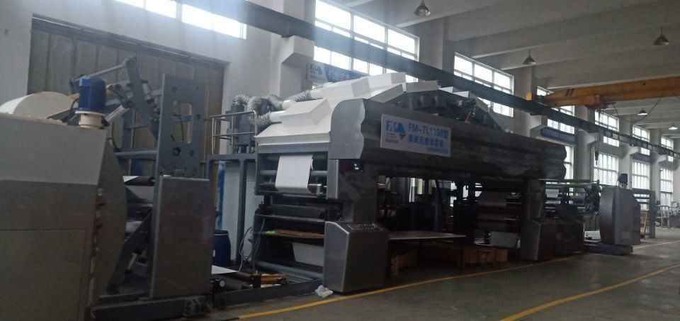 อากาศร้อน IR การแห้งคอมพิวเตอร์ควบคุมเครื่องยนต์หนัง laminating สําหรับ 1350mm Max. ความกว้าง Web