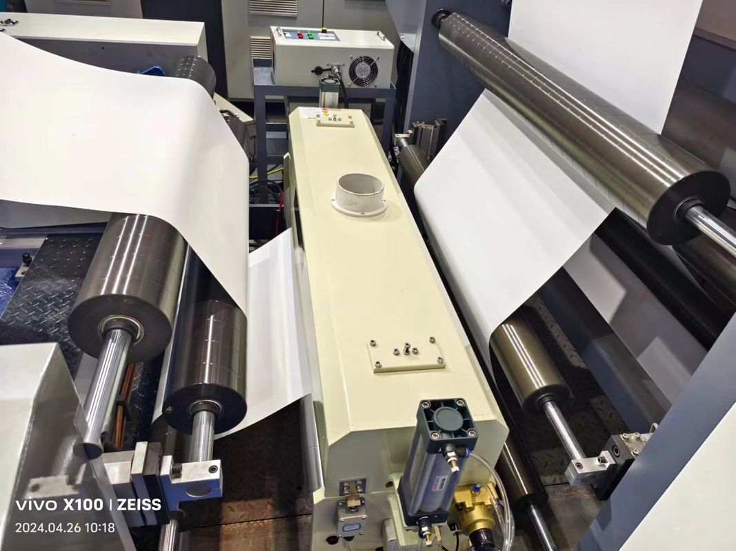 เครื่องพิมพ์แบบ Flexo แบบ Sleeve พร้อมระบบการขับเคลื่อน servo สําหรับการพิมพ์ความเร็วสูง
