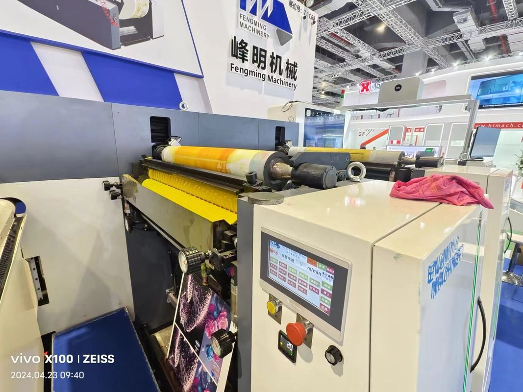 เครื่องพิมพ์แบบ Flexo แบบ sleeve ด้วยระบบอัตโนมัติในการบรรทุกและการบรรทุก