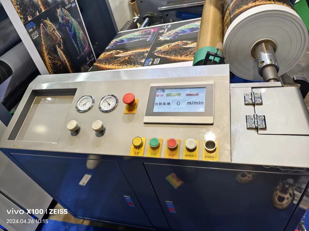 เครื่องพิมพ์แบบ Flexo แบบ Speed Sleeve พร้อมเครื่องควบคุมเบรคผงแม่เหล็กอัตโนมัติ ความเร็ว 300m/min