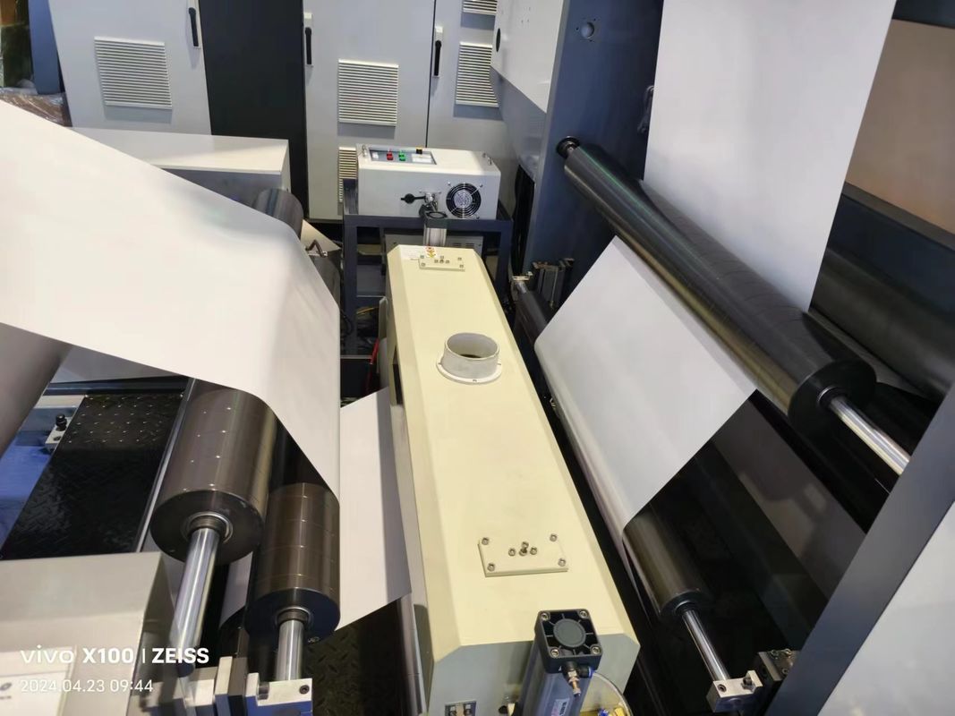 เครื่องพิมพ์แบบ Flexo แบบ Sleeve พร้อมระบบการขับเคลื่อน servo สําหรับการพิมพ์ความเร็วสูง