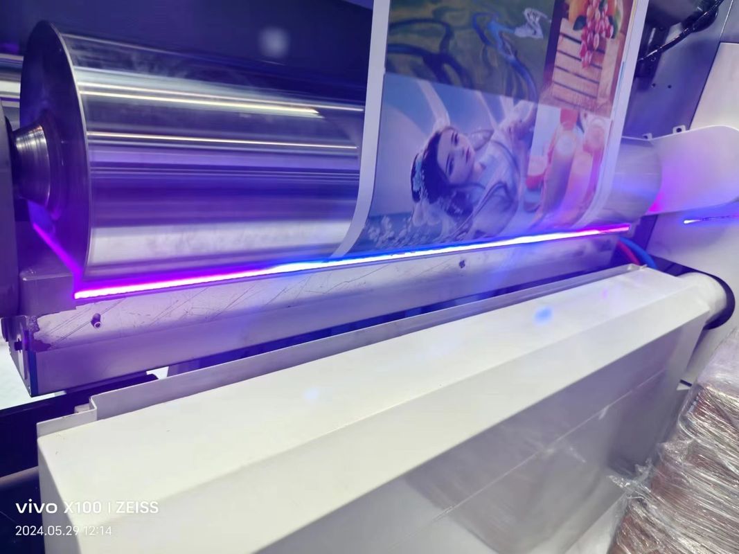 เครื่องพิมพ์ UV Servo Flexo เครื่องพิมพ์กระดาษม้วน 1350 มิลลิเมตร ถ้วยกระดาษม้วน สภาพใหม่ เครื่องพิมพ์บัตร เครื่องพิมพ์ในสาย