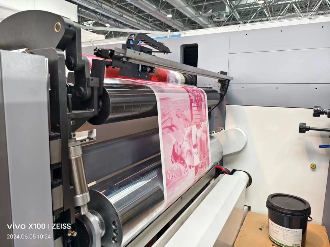 เครื่องพิมพ์แบบ Flexo แบบ sleeve ด้วยส่วนใส่และออกเพื่อการทํางานที่เรียบร้อย