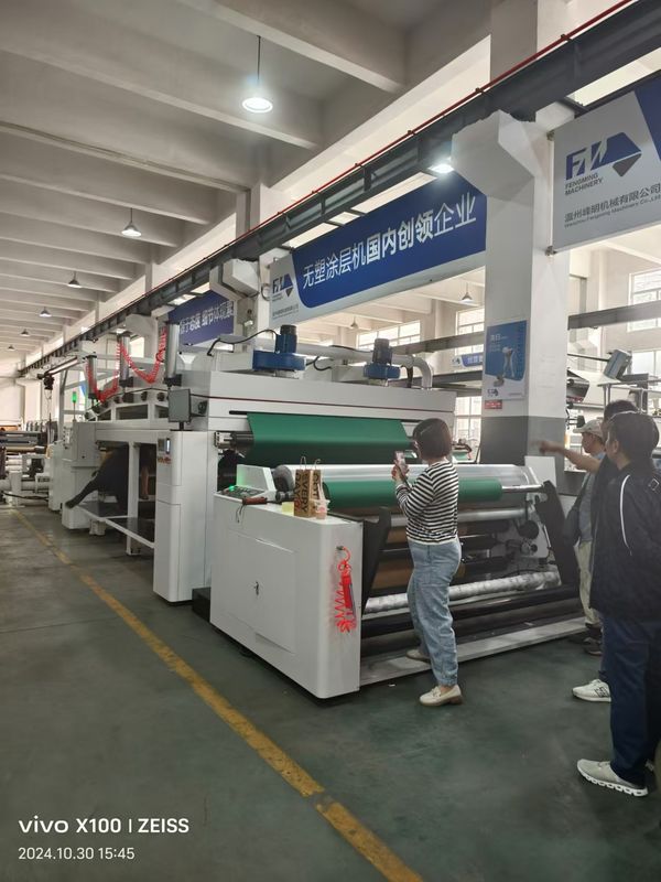 เครื่องพิมพ์ Flexo แบบเรจีสเตอร์สีแม่นยําแบบ Cascading พร้อมปุ่มวิ่ง / หยุด