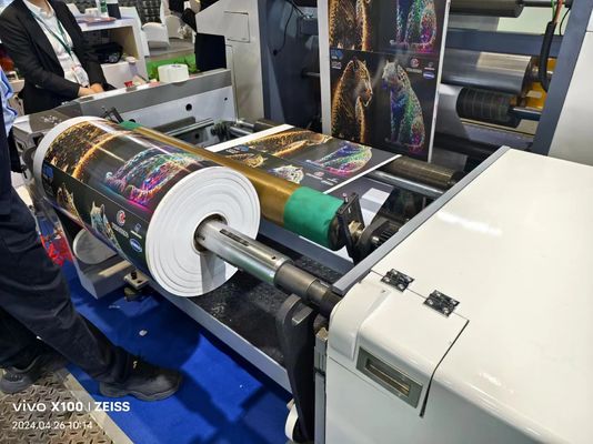เครื่องพิมพ์แบบ Flexo แบบ Sleeve พร้อมระบบการขับเคลื่อน servo สําหรับการพิมพ์ความเร็วสูง